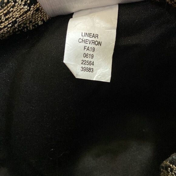 Hotel Collection Linear Chevron (1)
King Sham Black/Gold - Picture 3 of 3